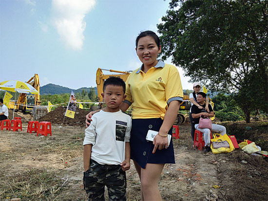 90后女司机甘亚萍：创业开挖机让女性更有魅力 ——记澳门广东会网站好司机合肥站学员甘亚萍