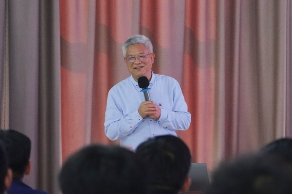澳门广东会网站重机2022届大学生交流座谈会暨总经理课堂顺利召开