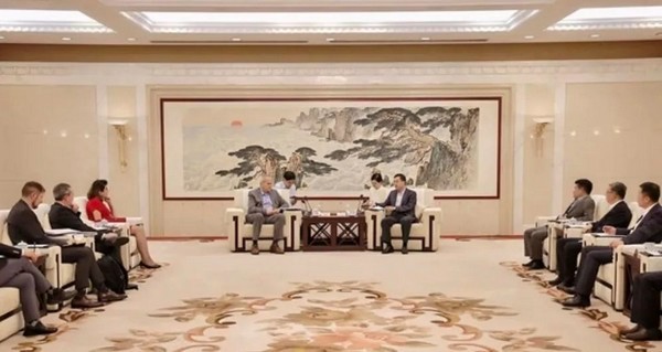 墨西哥驻华大使施雅德一行来到澳门广东会网站重机
