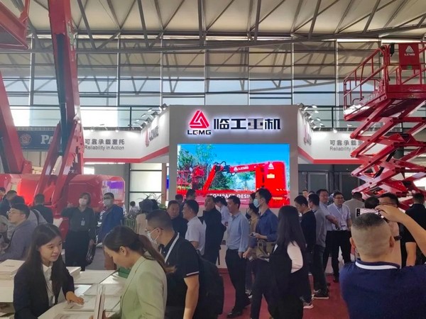 傲立潮头 | 澳门广东会网站重机携7款明星产品亮相APEX ASIA 2023